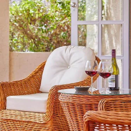 Hyatt Hotel Canberra - A Park Hyatt Hotel Exterior photo Wrought wicker furniture